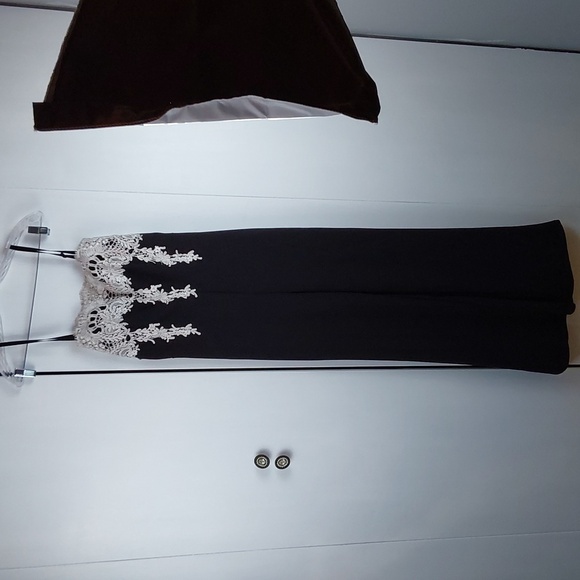 Haute Monde Pants - Haute Monde- Womens Black & White Strappy Jumpsuit/Pants With Appliqués Sz.Large